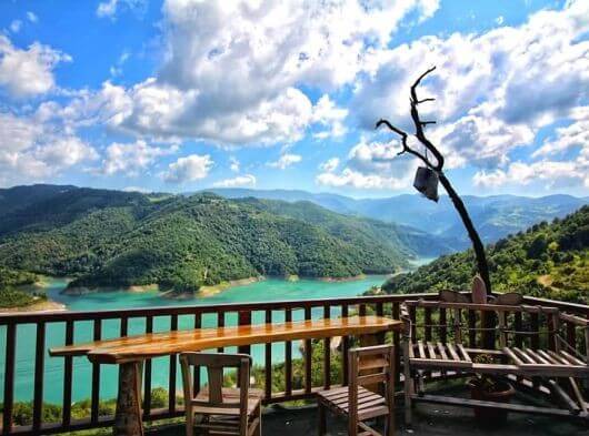  قمة القمر
رحلة إلى مدينة إزميت
