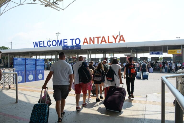 مطار أنطاليا الدولي