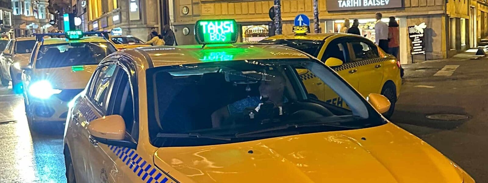هل التاكسي في إسطنبول آمن للسياح؟